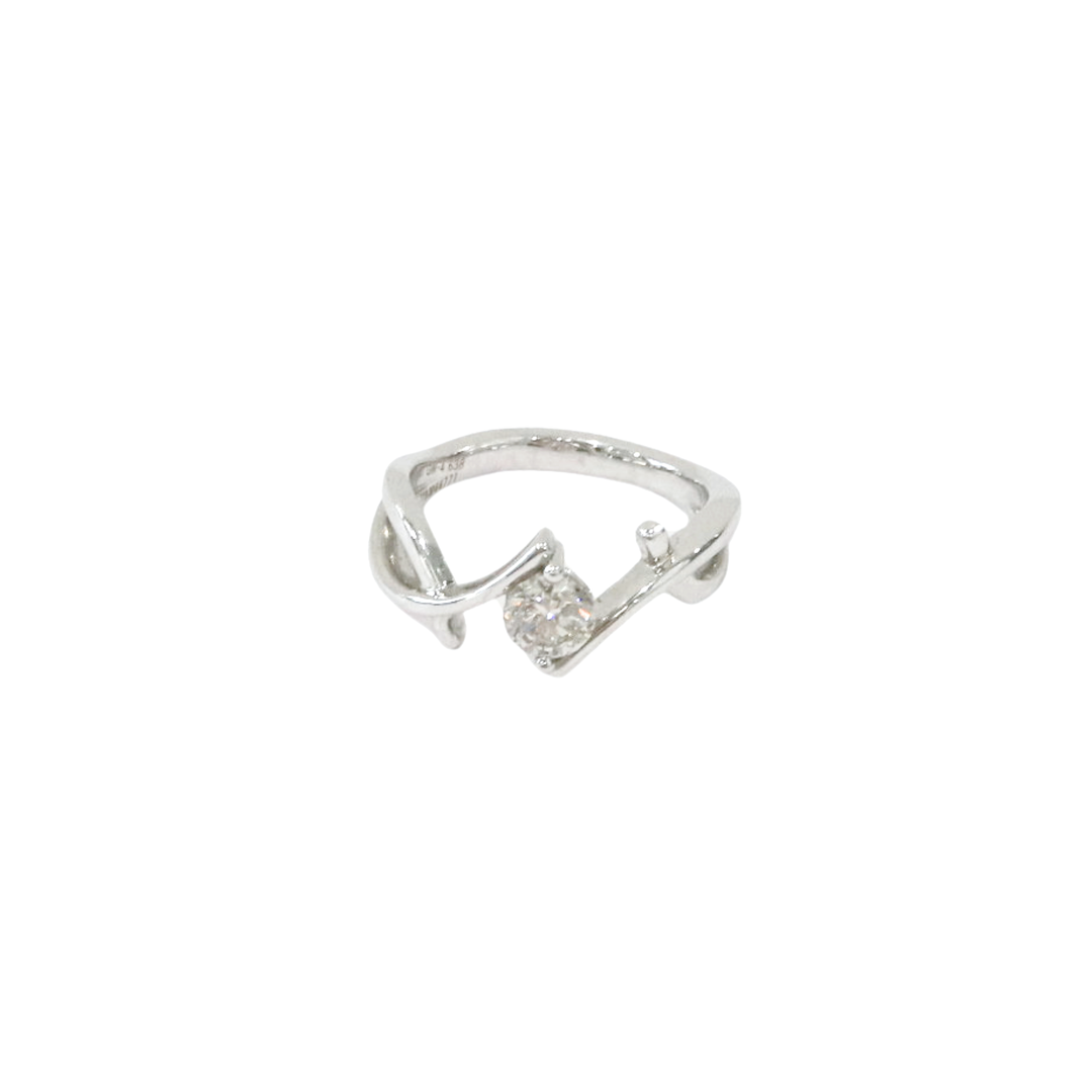 18K White Gold Twisted Round Brilliant 0.34ct Diamond Ring