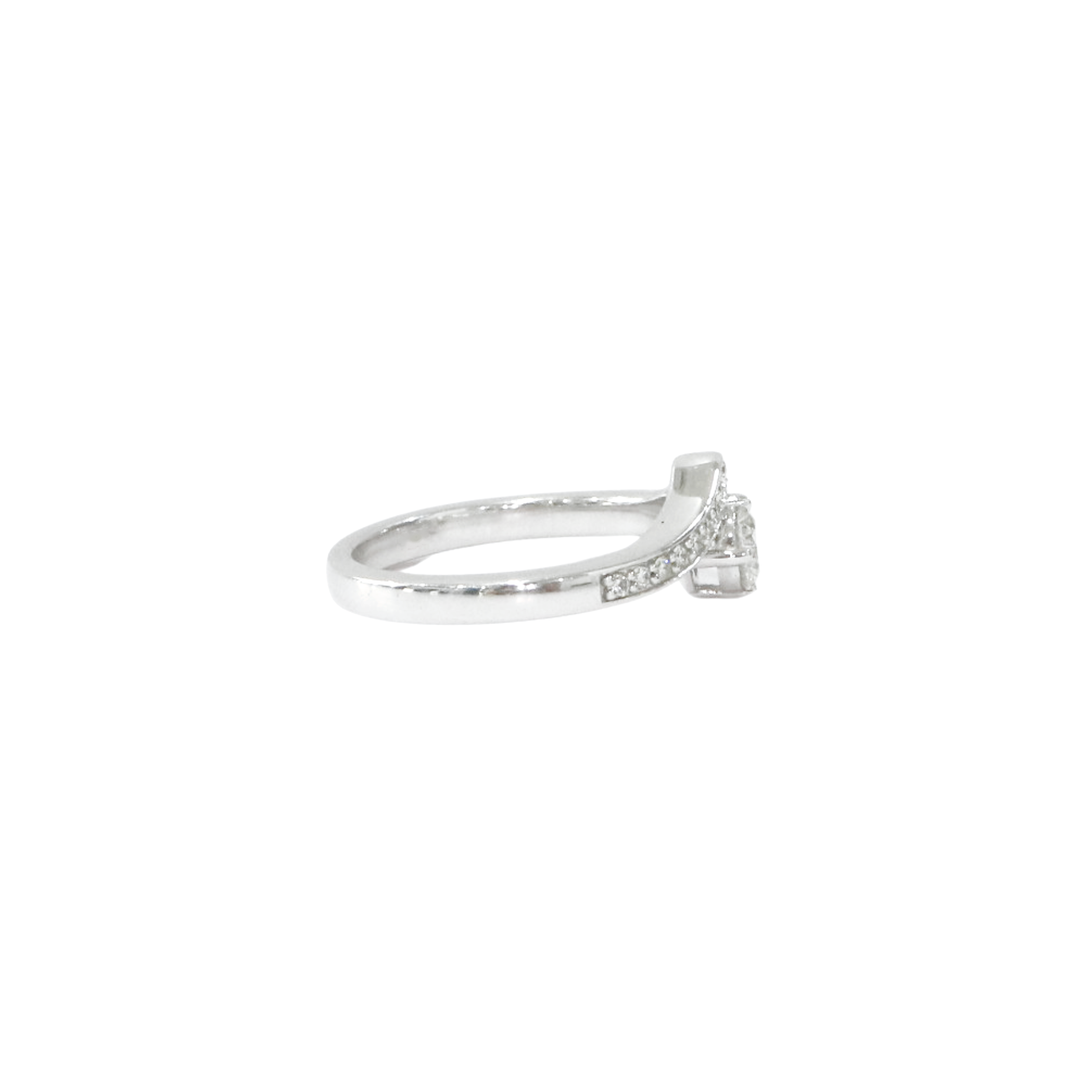 18K White Gold Bow Round 0.31ct Diamond Ring