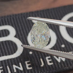 Load and play video in Gallery viewer, Store Cert Oval 1.01ct I Color &amp; VS2 Clarity

